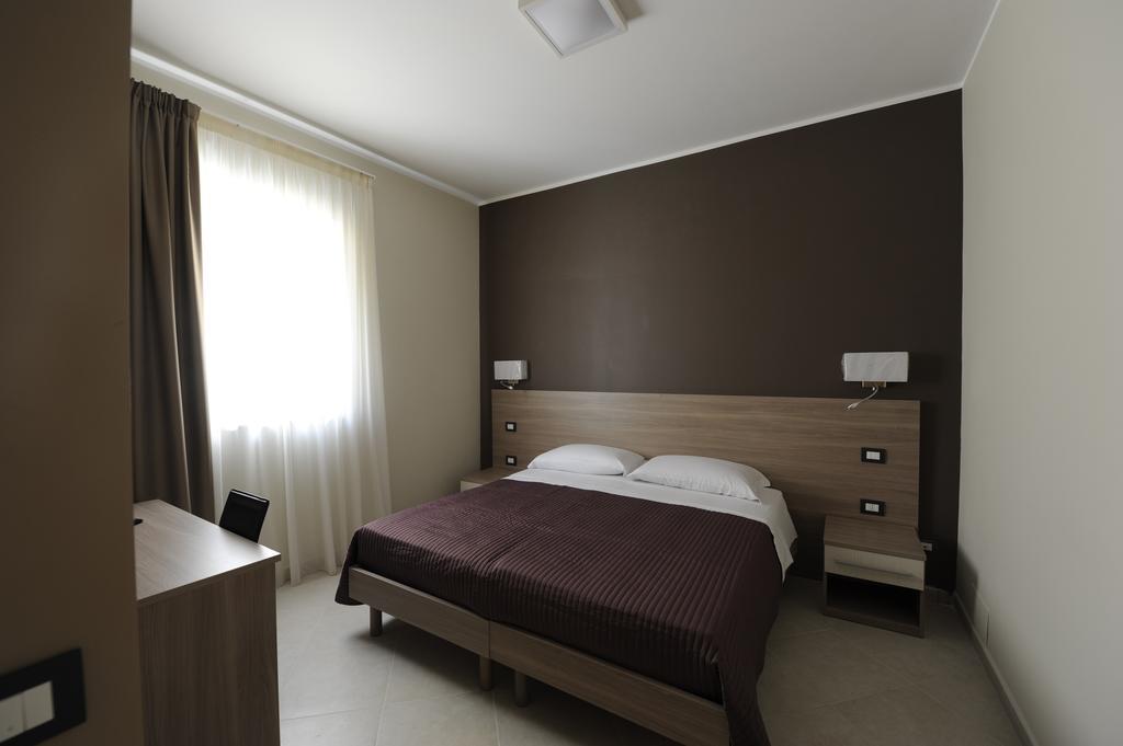 أوغوستا Guest House San Domenico الغرفة الصورة